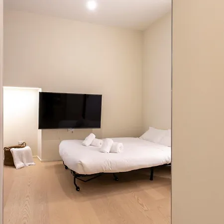 Co99- Charming One Bedroom Melzo アパート *