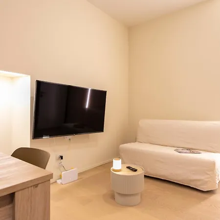 アパート Co99- Charming One Bedroom Melzo ミラノ