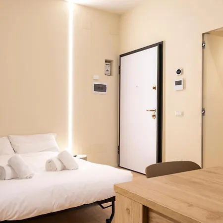 Co99- Charming One Bedroom Melzo アパート *