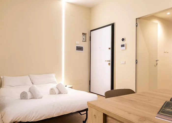 Co99- Charming One Bedroom Melzo アパート *